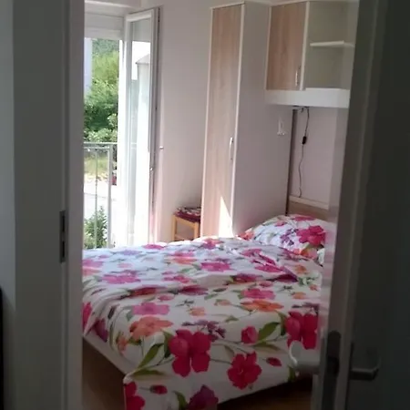 Apartment L&l